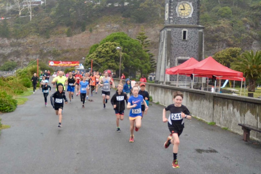 Sri Chinmoy 10km, 5km and Children's 2.5km Races - Sumner Esplanade